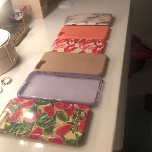 iPhone 7-8+ skal - Säljer dom här från min gamla mobil, skalen är för iPhone 6-7 passar båda. iPhone 8+ skal också