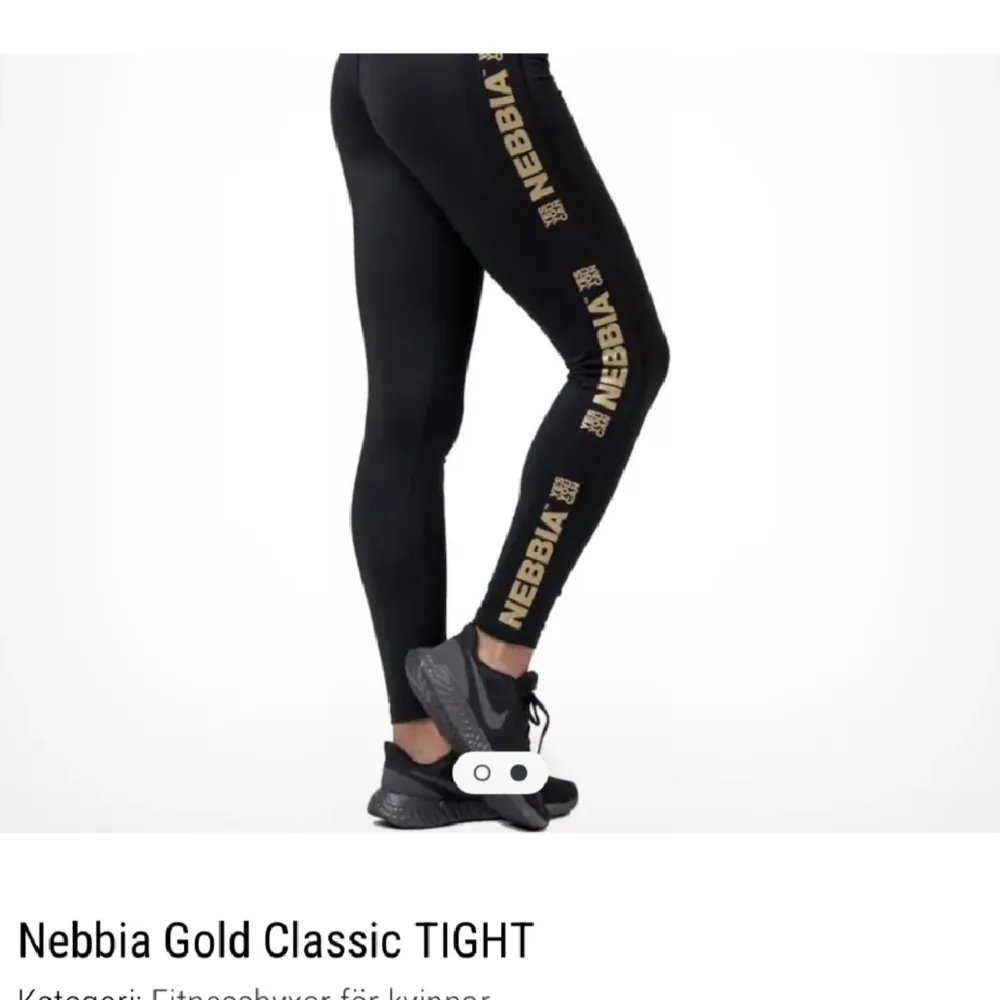Nebbia gold med scrunch använda ett fåtal gånger i fint skick, storlek small. Nypris 899:-. Sport & träning.