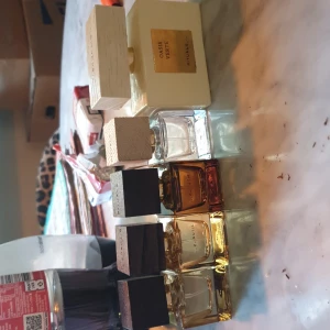 Rituals parfymer olika - Rituals parfymer olika 4st mindre och en 50ml den stora vita heter oasis verte och det är limited edition så dom sälj inte längre pris för dom mindre 170kr styck o för den stora vita Rituals parfym 450kr bvsa