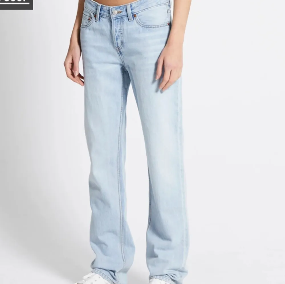 As snygga low waist jeans från lager 157 i storlek XXS. Passar mig som är 165 asbra💕. Jeans & Byxor.