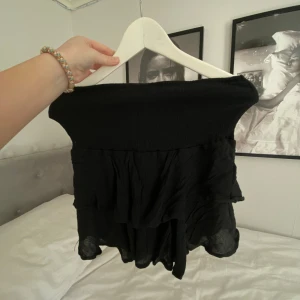 Shein kjol - säljer denna fina shein kjol! inga tecken på användning, säljer pga att den inte kommer till användning längre💓💓