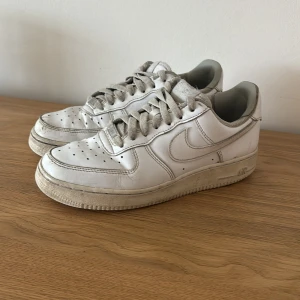 Air force 1 - Skick: 7/10. Köpta för 1100kr, säljer för 399kr. Hör av dig för mer info!💛