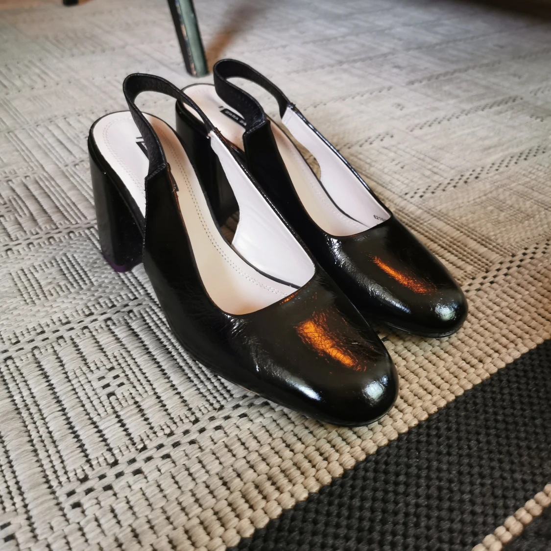 Zara klassiska lackskor  - 90