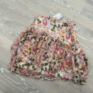 Volangkjol XS - Från London, frakt 36kr 💕