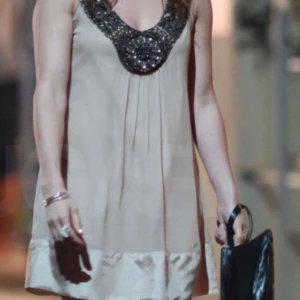 Klänning - Säljer denna superfina klänningen som är i strl S/M 🤍