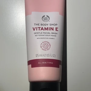 Facial wash vitamin E - The body shop vitamin E Gentle facial wash 125ml  Original pris: 185kr