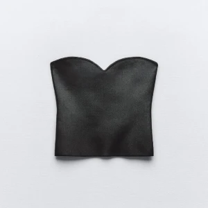 Topp från zara - Jättefin topp från zara men som tyvärr var för liten för mig så den är helt oanvänd. Superfin till fest eller en middag!