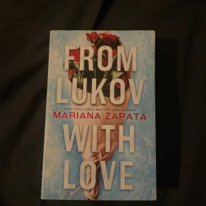 From lukov with love - Här har du mysigaste boken till vinter, en romance och läst men inga skador! Köpt för 140 säljer för 99kr