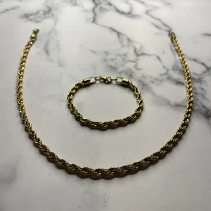 Cordell kedja och armband herr - Cordell kejda och armband i rostfritt stål kommer inte rosta eller färga av sig. Skriv för fler bilder/frågor