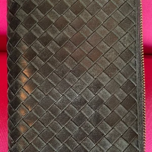 Bottega veneta - Plånbok i mycket bra skick. Sparsamt använd. Ca 20x11x2 cm.