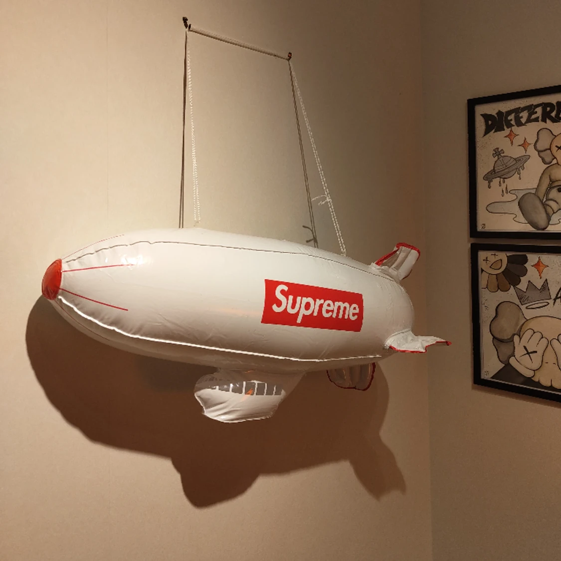 BUDA | SUPREME INFLATEABLE BLIMP | UPPBLÅSBAR ZEPPELINARE