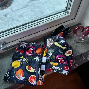 Stronger set - varsamt använda. säljer då jag inte gillar designen längre.  