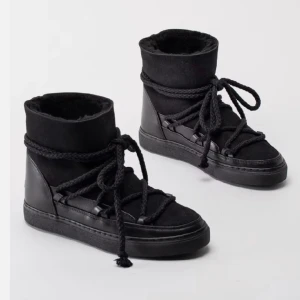 Svarta Inukki  - Jag har dessa inukkis i storlek 37 men tycker dom är lite små för mig så skulle vilja byta mot en 38 om någon vore intresserad, dom är i fint skick och har inga större tecken på användning 