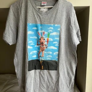 Supreme tee - Supreme tröja köpt på PMP 