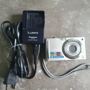 Digital kamera - Fint skick, fullt fungerande. Laddare kommer med. 