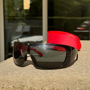 Emporio Armani solgasögon - Solglasögon från Emporio Armani