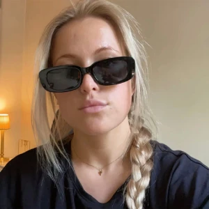 Svarta Solglasögon  - Helt nya oanvända solglasögon med UV-skydd⭐️