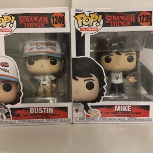  Funkar popups -  Det är två finkel Pups från Stranger Things jag köpte dem för 500 kr och jag vill bli av med dem så snabbt som kan