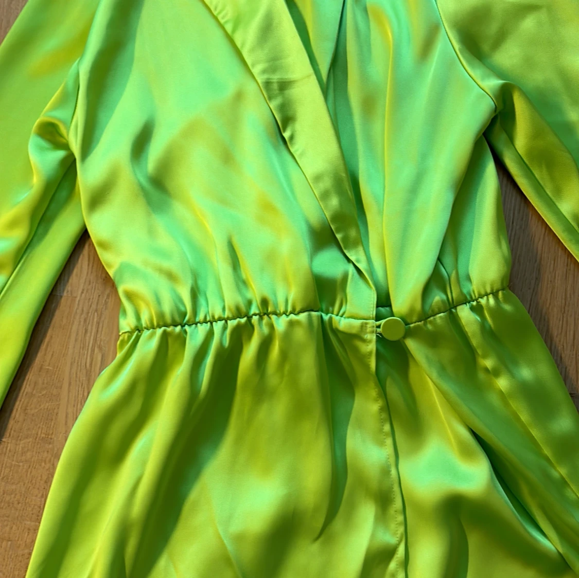 Limegrön wrap-klänning - 91