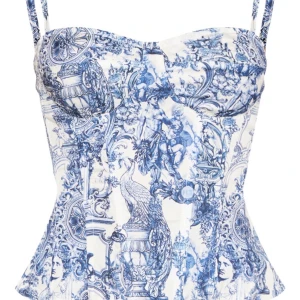 PLT topp - !!jag skickar inte med bilder på mig själv, men jag skickar absolut på själva toppen!! Säljer den här jättesnygga Pretty little thing korsett/toppen, jag köpte den förra året men har aldrig används då den inte passar min stil💗