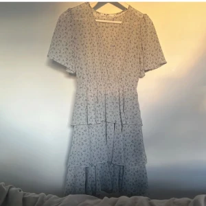 Klännkng - Jättefin sommarklänning💙