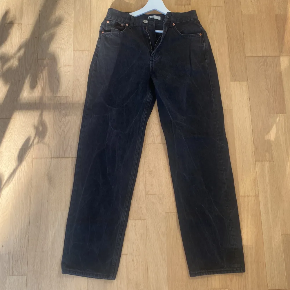 Jag säljer ett par Gina jeans i storlek 36.. Jeans & Byxor.