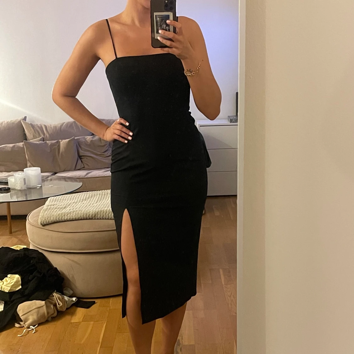 Svart axelbandsklänning Zara