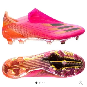 Fotbollsskor  - Nya fotbollsskor från adidas storlek 38. Nypris över 3000kr Billigare vid snabb och smidig affär