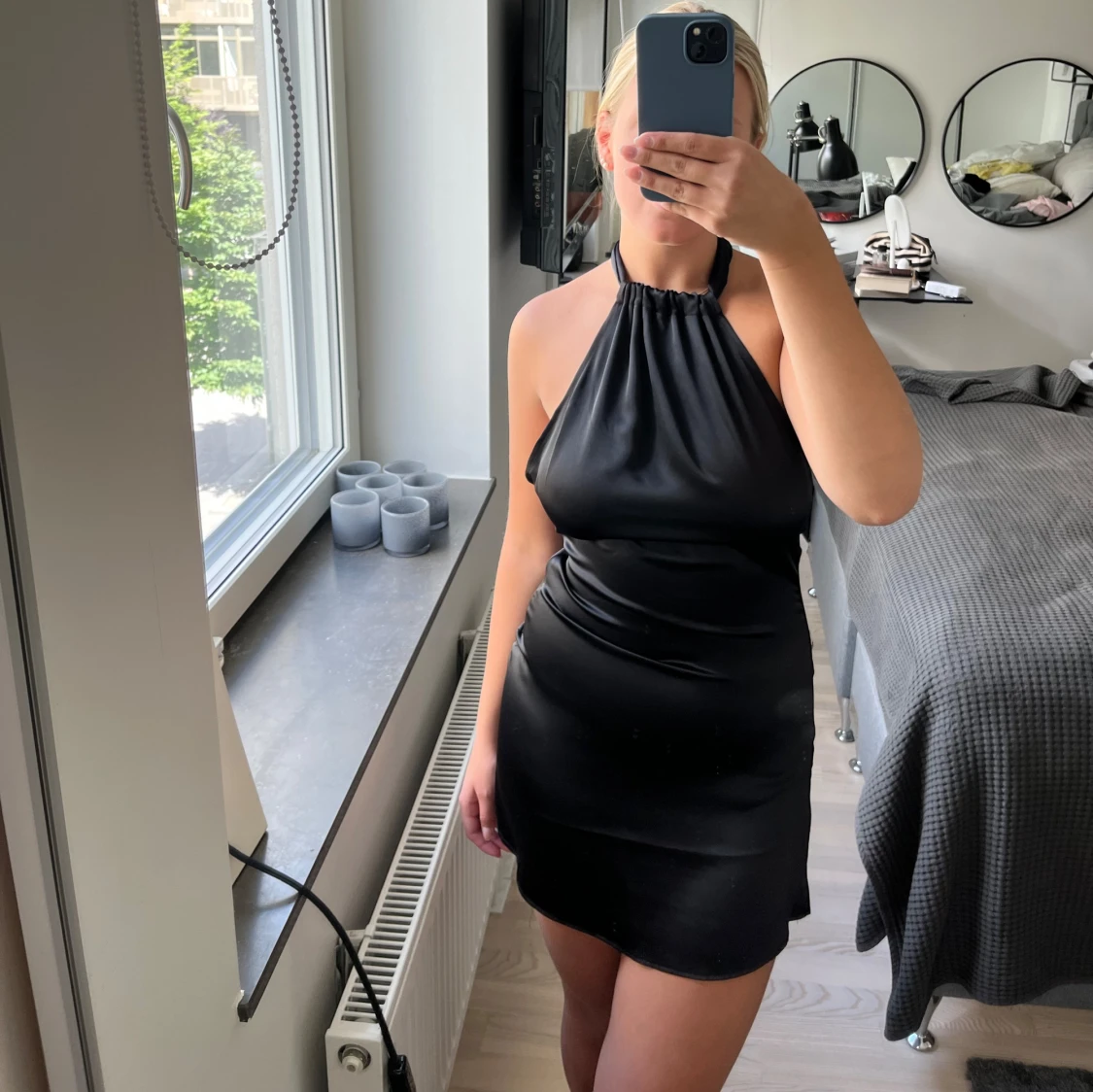 Kort svart klänning