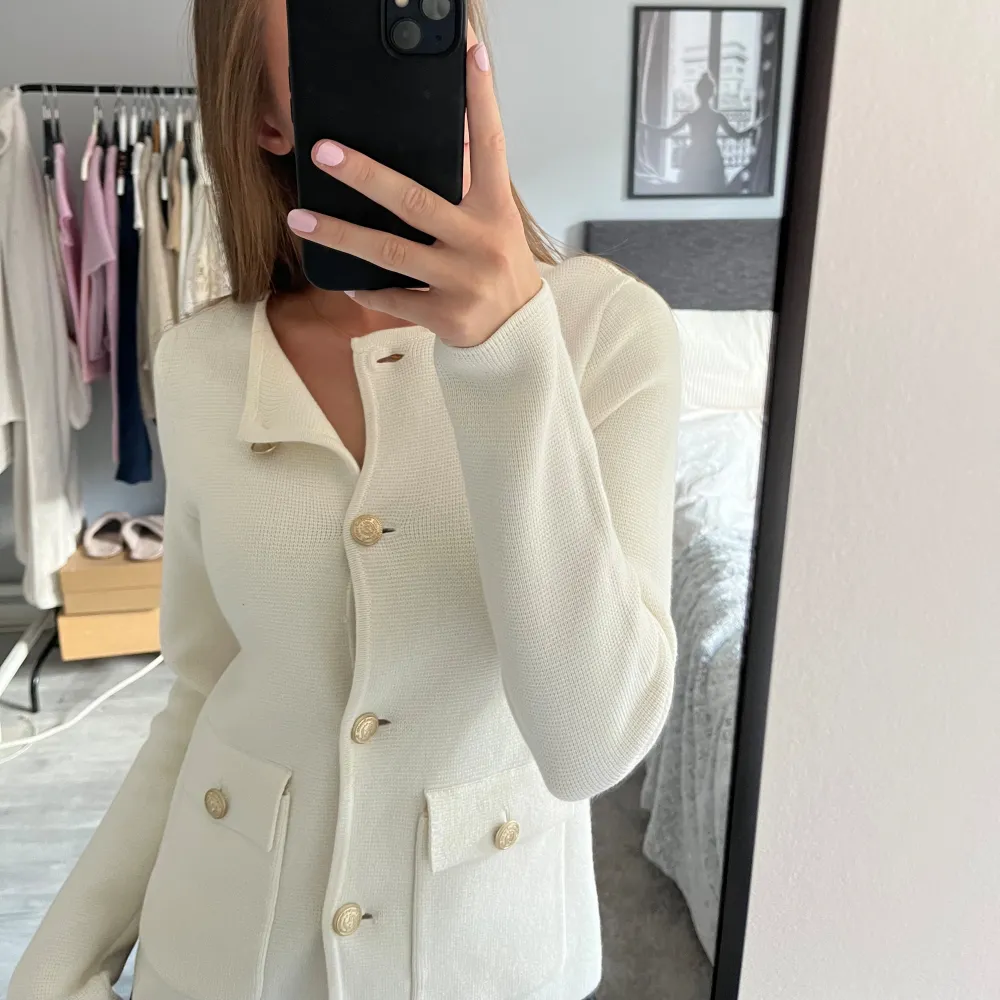 Så fin cardigan💕 köpt second hand, jätte brs kvalitet men säljer pga inte min stil💕. Tröjor & Koftor.