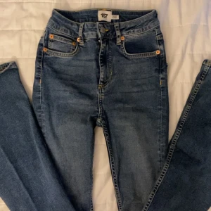 Bootcut jeans - Använd enstaka gånger.