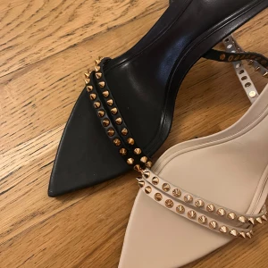 zara klackar - Säljer de beiga som är slutsålda, aldrig använt helt nya 