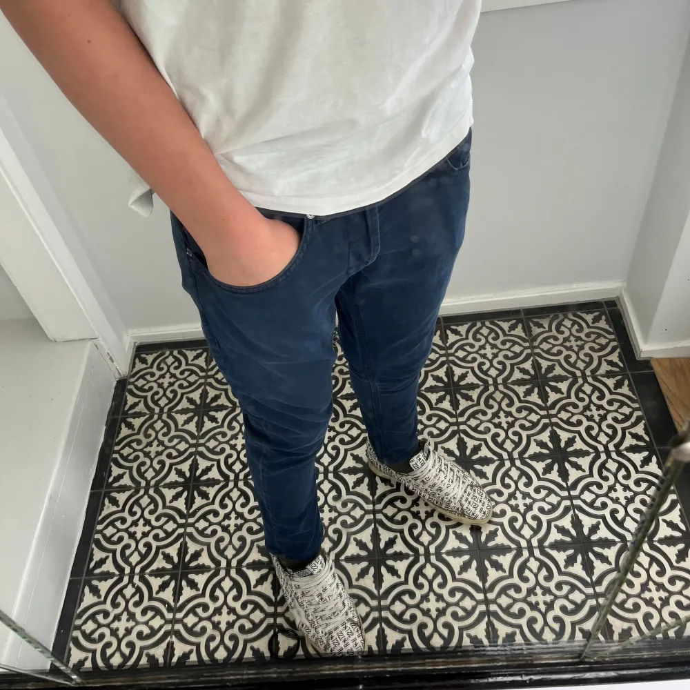 Ett par riktigt feta jeans från dondup i modellen ”george” | storlek 34 men sitter som 31 | nypris ca 3000 kr | skick 8.5/10 | vid ytterligare frågor eller funderingar är det bara att höra av sig. Jeans & Byxor.