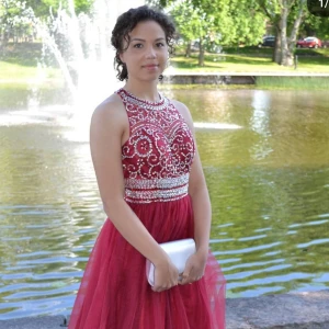 Balklänning säljes! - Säljer en balklänning använd 1 gång under min studentbal 2019. 