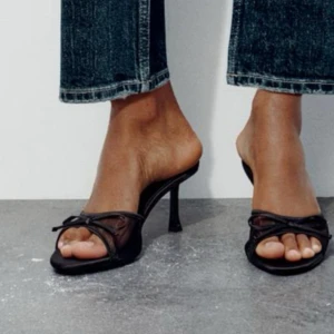 Söker - Söker dessa klackar från Zara i storlek 38💕