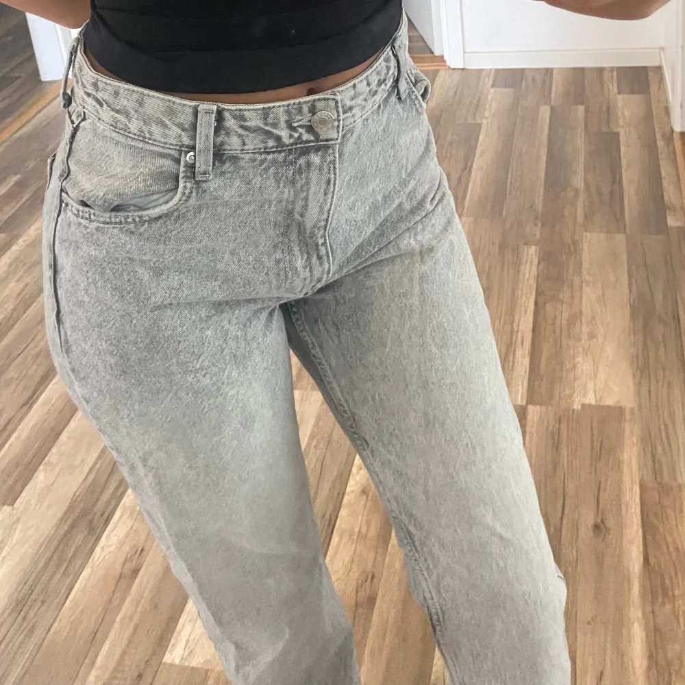 Ett par väldigt fina jeans från Bershka i storlek 38💗 använda men i perfekt skick💕. Farkut & Housut.