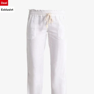 ROXY LINNEBYXOR  - Säljer mina älskade Roxy linnebyxor som inte kommer till andvändning skriv för frågor❤️🤞storlek m men passar mig ism har s/36