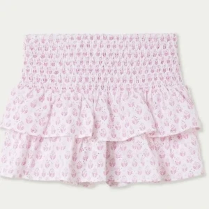 Brownie volang kjol  - Säljer denna jätte gulliga volangkjolen i storlek xxs/xs/s från Brownie i bra skick! Nästan aldrig använd. Slutsåld och svår att få tag på. Tryck inte på köp nu!!💕💕