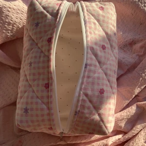 Egengjord necessär - En somrig necessär perfekt nu till sommaren💕