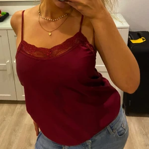 Linne - Jätte snyggt linne! Perfekt till fest eller bara ha till vardags💕