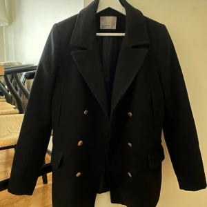 Kappa - Stilrik kappa från VERO MODA. God & skön😍  Pris går ALLTID diskuteras