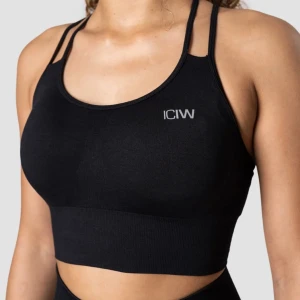 Sportbh  - Helt ny topp från ICANIWILL, lappar finns kvar.  Storlek S, men väldigt liten i storlek skulle säga att det är en XS.  Pris går att diskuteras vid snabb affär 