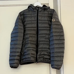 Colmar jacka - Colmar jacka  Storlek: M Cond 6/10 PM vid fler frågor!