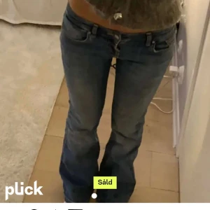 Ltb jeans Roxy  - Jag säljer vidare dessa ltb jeans som jag köpte här på plick. Jag säljer för att de är för korta. Mycket bra skick. Jag kan mötas upp i Stockholm. Skriv för fler bilder eller mått 💗Pris kan diskuteras 