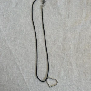 Halsband - Halsband med hjärta