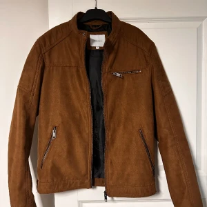 Jack & Jones jacka - Knappt använd supersnygg