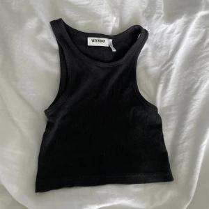 Linne - Ett svart/grått linne ifrån weekday i bra skick!