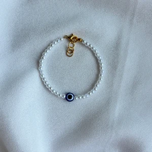 Handgjort armband - 🤍