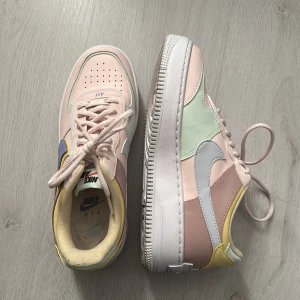 Nike air force 1 shadow  - Aldrig använda!! Väldigt bekväma   Orginal pris: 1250kr