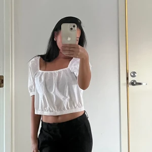 vit topp - Plagget har prislapp kvar,  ordinarie pris 99kr